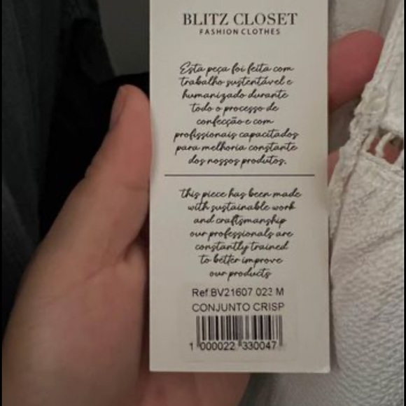 Cropped and Skirt Off White BLitz Closet - Picture 3 of 10